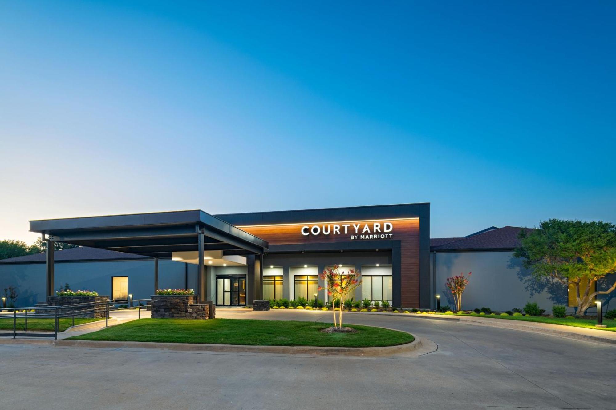 Courtyard Fort Worth University Drive Екстериор снимка