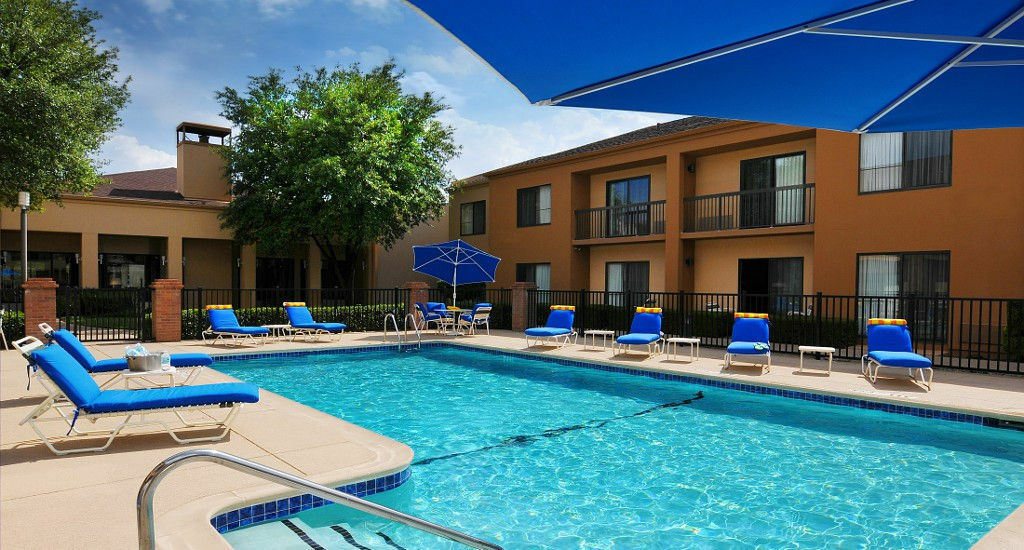 Courtyard Fort Worth University Drive Екстериор снимка